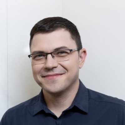 picture of the speaker